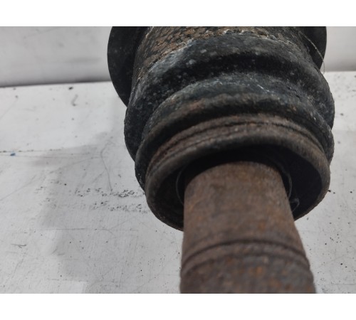 Привод (полуось) задний правый