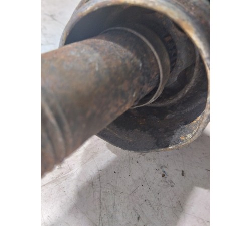 Привод (полуось) задний правый