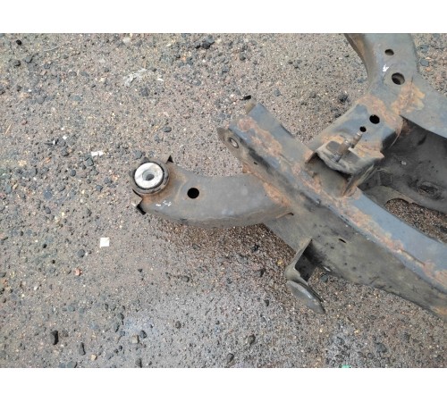 Балка подвески задняя (подрамник)