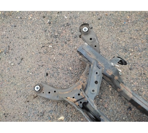 Балка подвески задняя (подрамник)