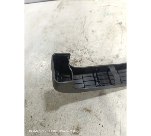 Накладка петли багажника левая