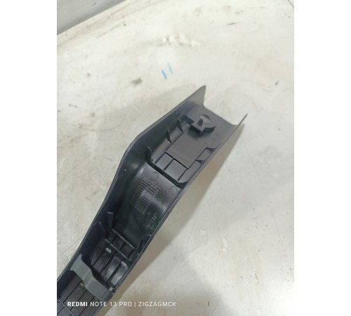 Накладка петли багажника левая