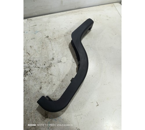 Накладка петли багажника левая