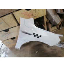 Крыло переднее правое