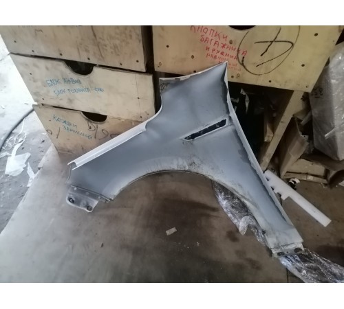 Крыло переднее правое