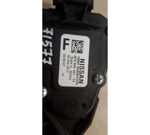 Педаль акселератора