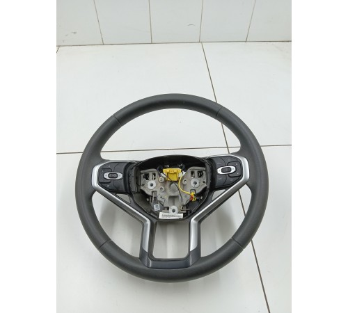 Рулевое колесо в сборе с многофункциональными кнопками