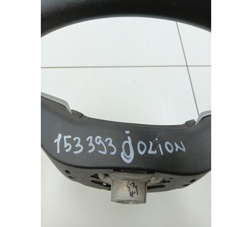 Рулевое колесо в сборе с многофункциональными кнопками