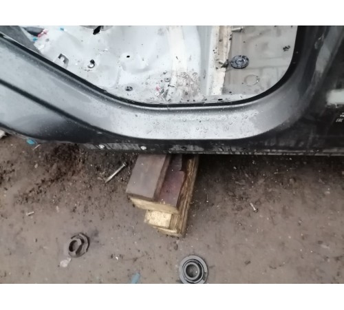 Порог со стойкой правый