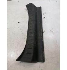 Накладка пластик кузова передний левый