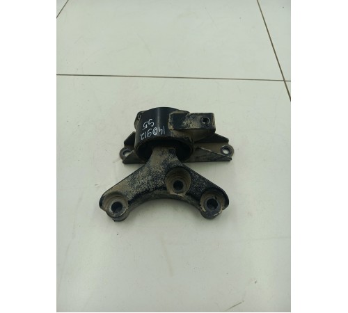 Опора двигателя левая