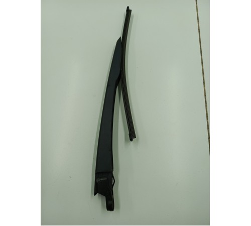 Поводок крышки багажника