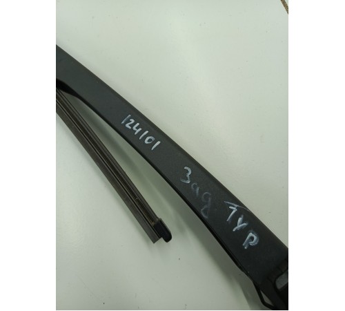 Поводок крышки багажника