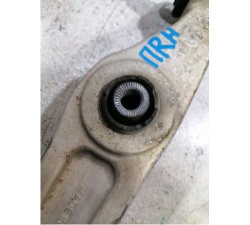 Прямой рычаг передней подвески правый