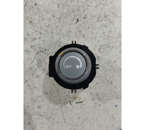 Кнопка управления климатом задняя