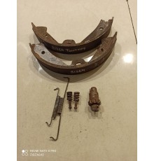 Тормозные колодки(задние левые)