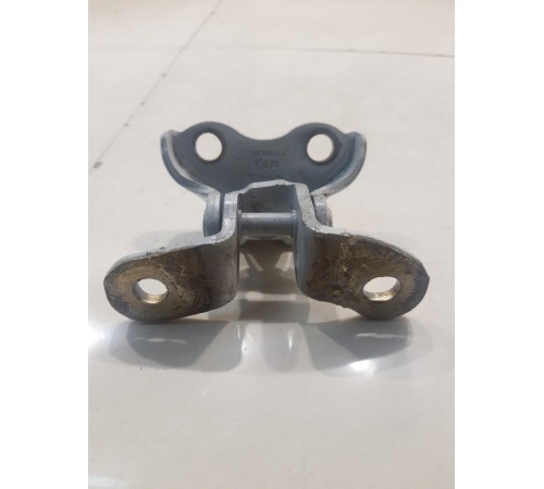 Петля двери (передняя, левая, нижняя)