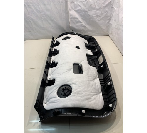 Обшивка двери багажника