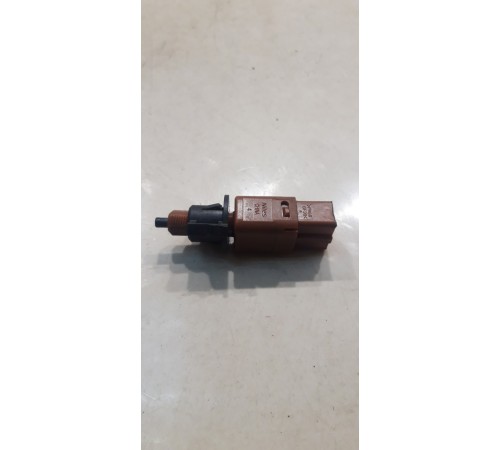 Датчик с педали сцепления (тормоза)