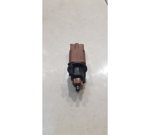 Датчик с педали сцепления (тормоза)