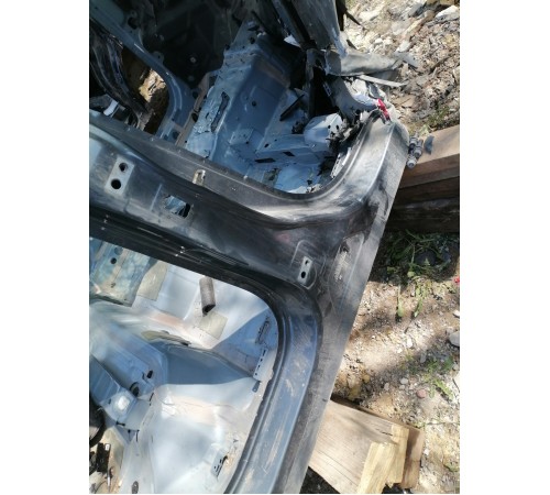 Порог с центральной стойкой правый