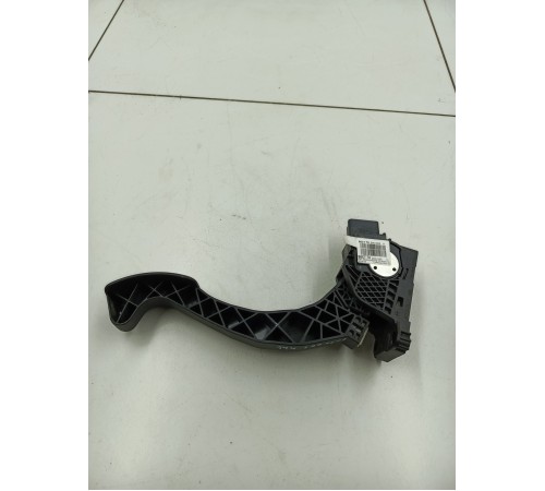 Педаль акселератора