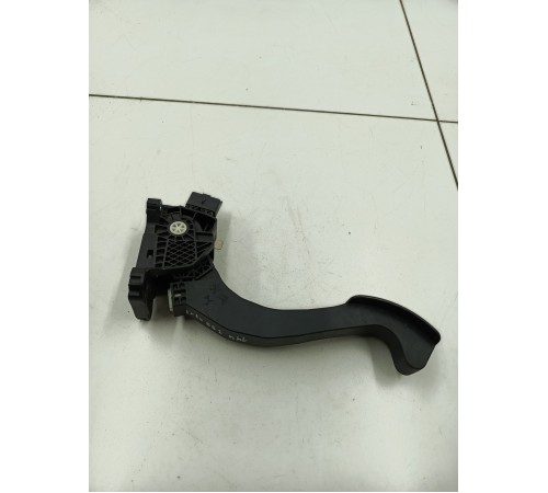 Педаль акселератора