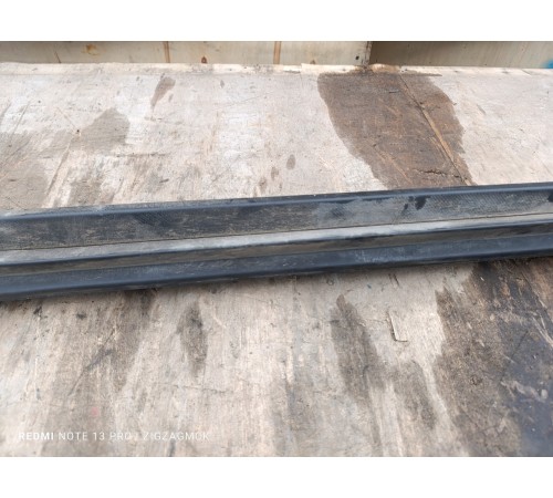 Накладка порога левая наружная 