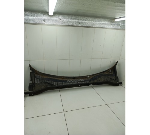 Планка под лобовое стекло жабо