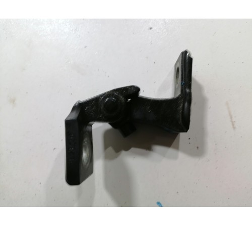 Петля двери передняя левая нижняя