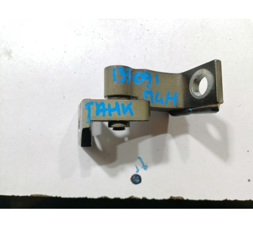 Петля двери передняя левая нижняя