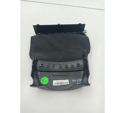 Кожух рулевой колонки (верхний)