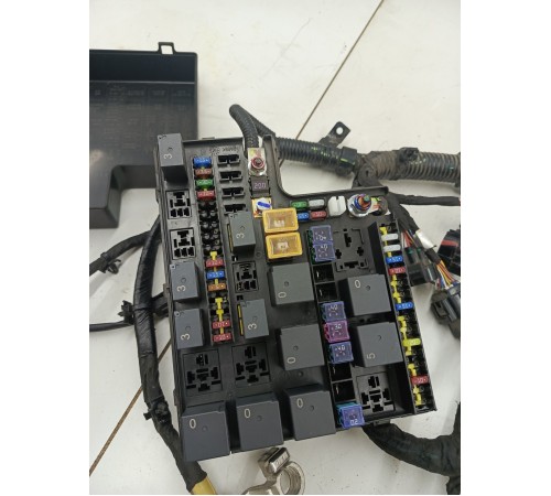 Электропроводка подкапотная с монтажным блоком