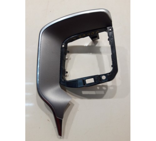 Кронштейн воздушного дефлектора (левый)