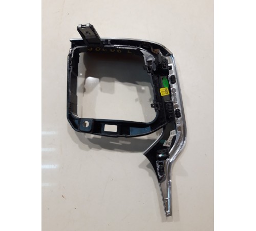 Кронштейн воздушного дефлектора (левый)