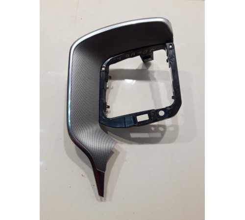 Кронштейн воздушного дефлектора (левый)