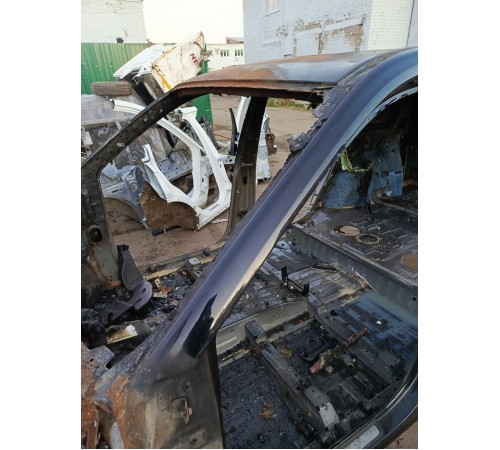 Стойка лобового стекла левая