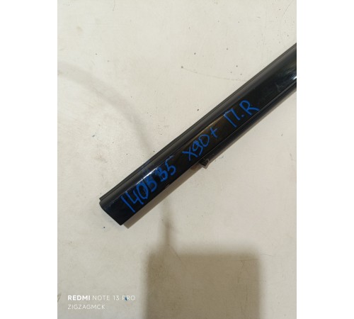 Молдинг стекла двери передний правый