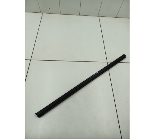 Уплотнитель стекла передний левый внутренний