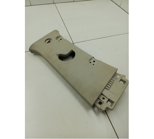 Обшивка центральной стойки правая верхняя