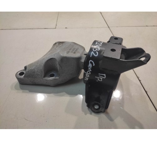 Опора двигателя (правая)