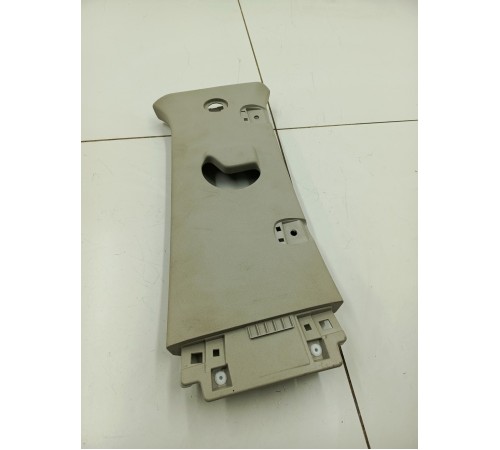 Обшивка центральной стойки правая верхняя