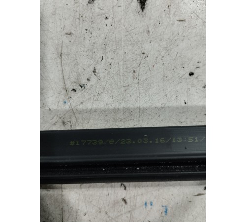 Уплотнитель стекла (задний, правый, внутренний)