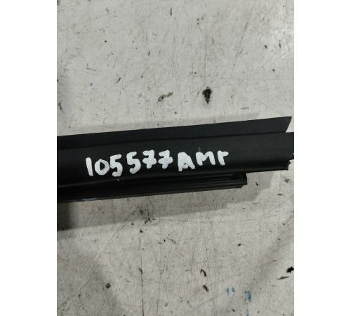 Уплотнитель стекла (задний, правый, внутренний)