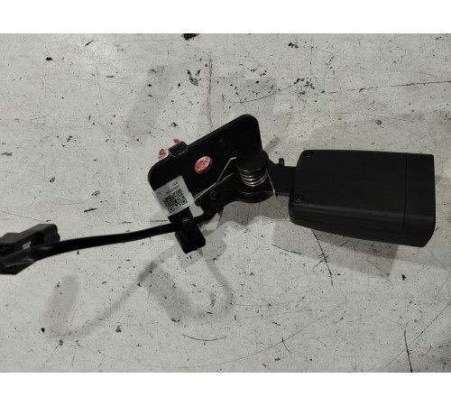 Ответная часть ремня безопасности задняя левая