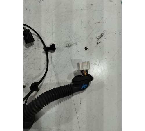 Электропроводка двери задняя левая