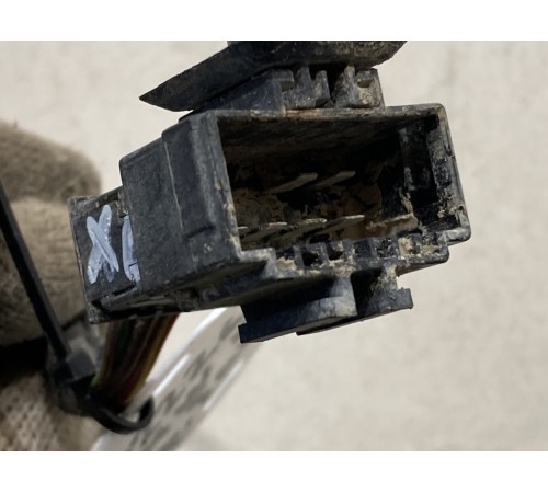 Электропроводка замка крышки багажника