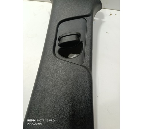 Обшивка центральной стойки левая верхняя