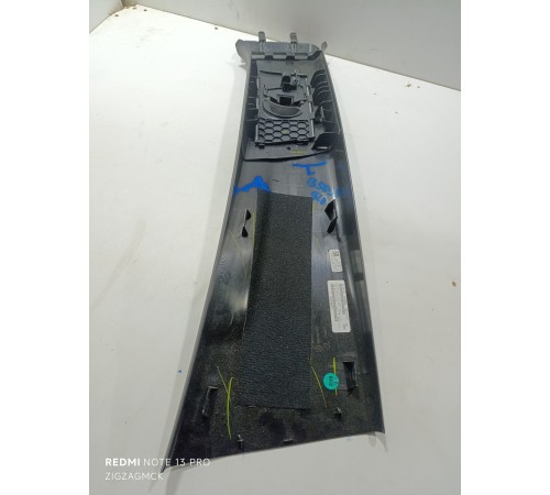 Обшивка центральной стойки левая верхняя