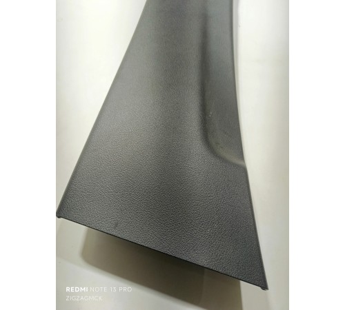 Обшивка центральной стойки левая верхняя